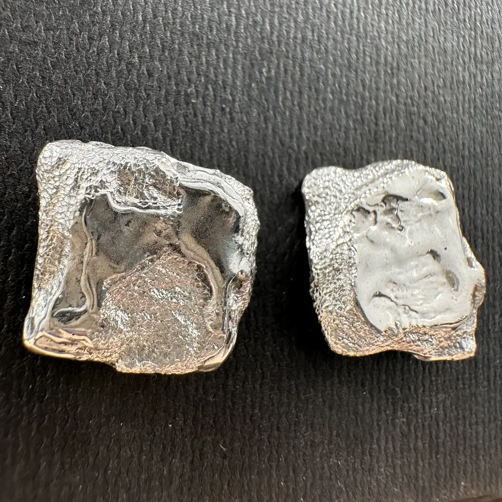 Boucle d'oreille carré argent froissé M1 - Création