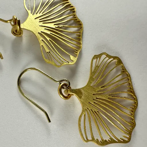 [AR00155] Une Ginkgo 
