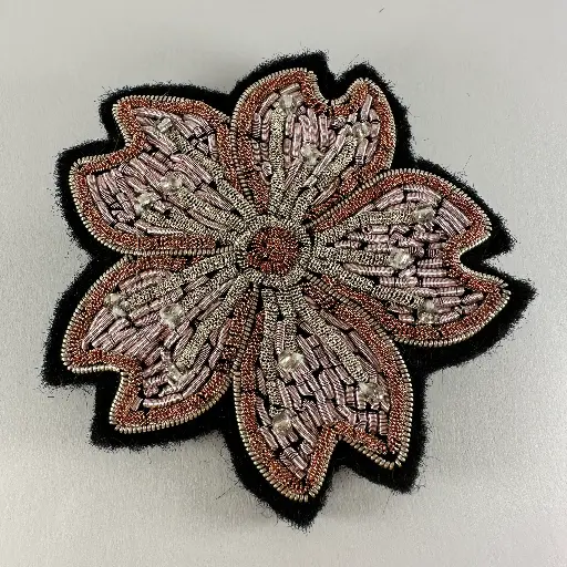 Enya création broche fleur rose pâle