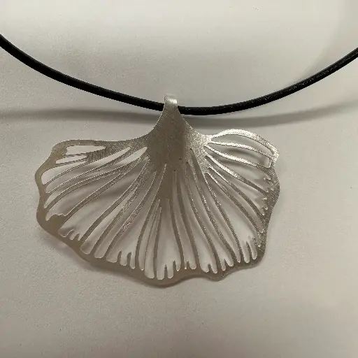 [AR00112] Collier court Ginkgo Biloba argent